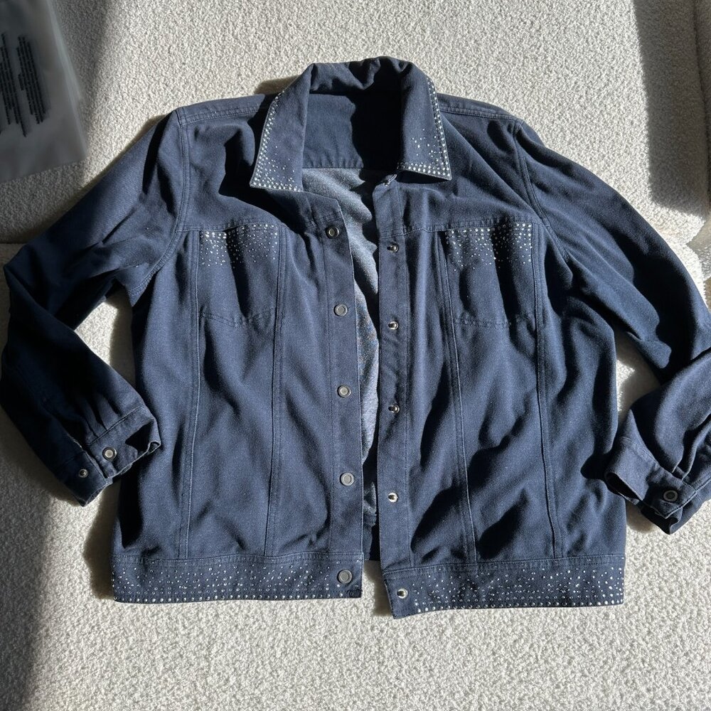 Women's blue jacket no size tag‎